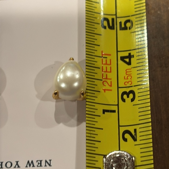 Kate Spade Brilliant State earrings. Color cream and gold. New with tags - Picture 5 of 6